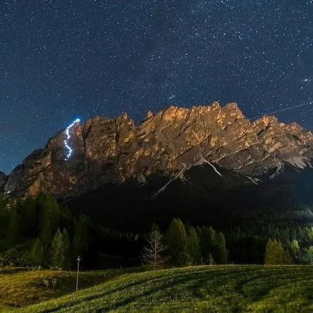 Surrounded By A Breathtaking Panorama! Cortina 4+2 Beds, Two Bathrooms On Two Floors コルティーナ・ダンペッツォ