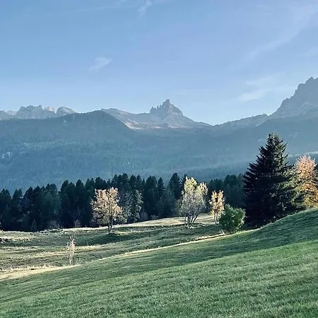 Surrounded By A Breathtaking Panorama! Cortina 4+2 Beds, Two Bathrooms On Two Floors アパート