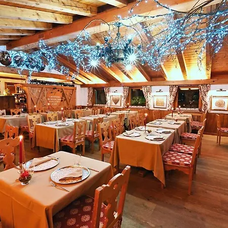 Surrounded By A Breathtaking Panorama! Cortina 4+2 Beds, Two Bathrooms On Two Floors Cortina d'Ampezzo